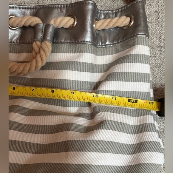 DISNEY MICKEY MOUSE CANVAS SILVER & CREAM RHINESTONE ROPED STRAP TOTE BUCKET BAG - Picture 11 of 13